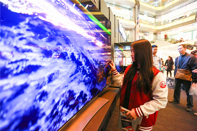 这是真的吗，索尼大法好还是LG OLED更黑科技？