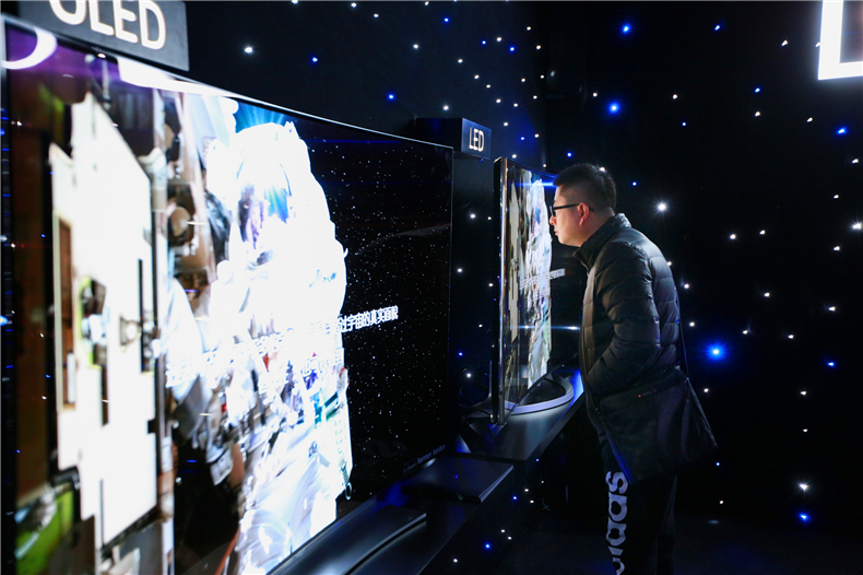 这是真的吗，索尼大法好还是LG OLED更黑科技？