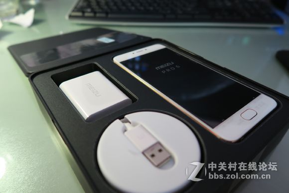 跟基友俩在奶茶东抢到的PRO 6，到货~~啦啦啦