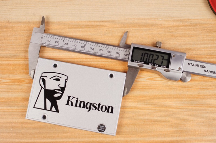 入门装机之选，金士顿UV400 240G SSD开箱体验