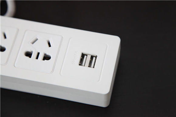 电子产品太多，发现插座不够了，扫吧