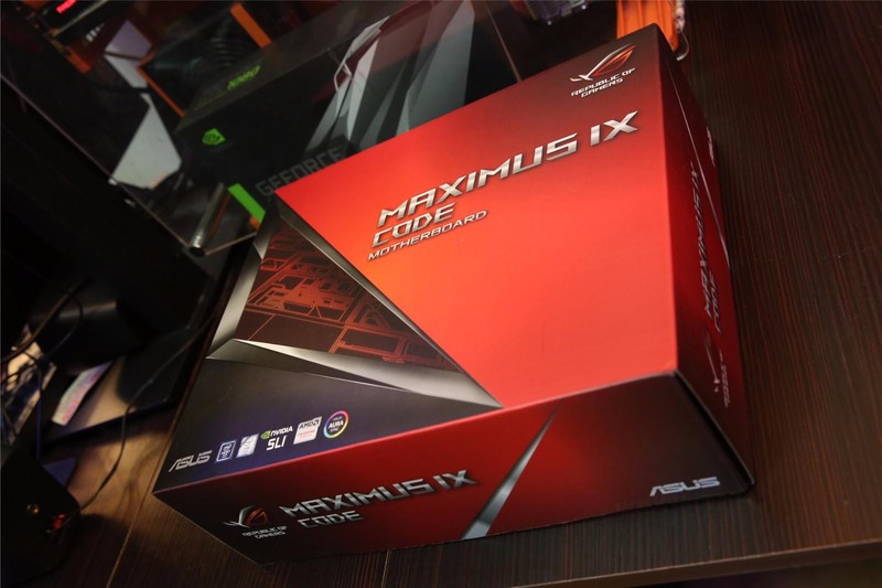 ROG Maximus IX Code搭载EVGA的高端主机配置【炫酷主板开箱过程】