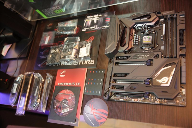 ROG Maximus IX Code搭载EVGA的高端主机配置【炫酷主板开箱过程】
