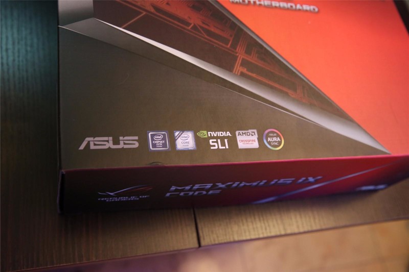 ROG Maximus IX Code搭载EVGA的高端主机配置【炫酷主板开箱过程】