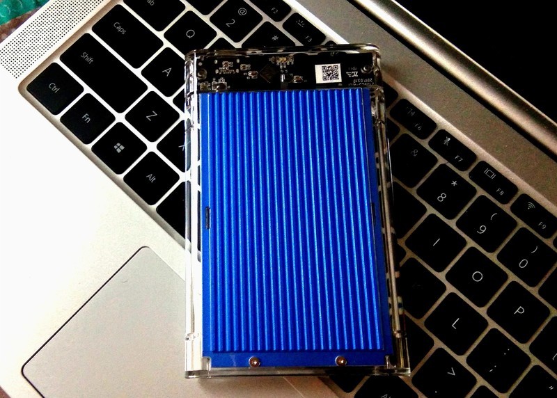 颜值与实力并存的炫彩硬盘盒