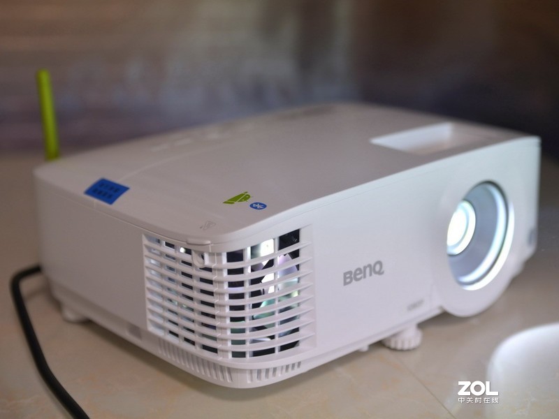 多种投屏全支持，商务伴侣，明基E580智能投影仪体验