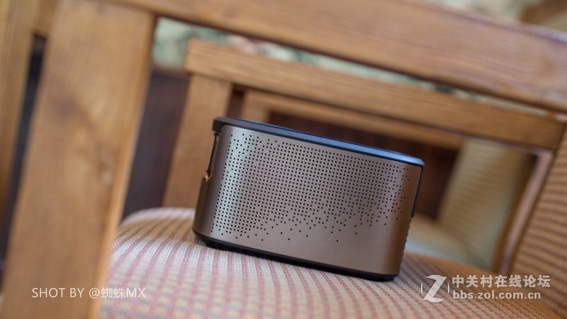 旗舰投影新选：坚果V9智能投影图赏