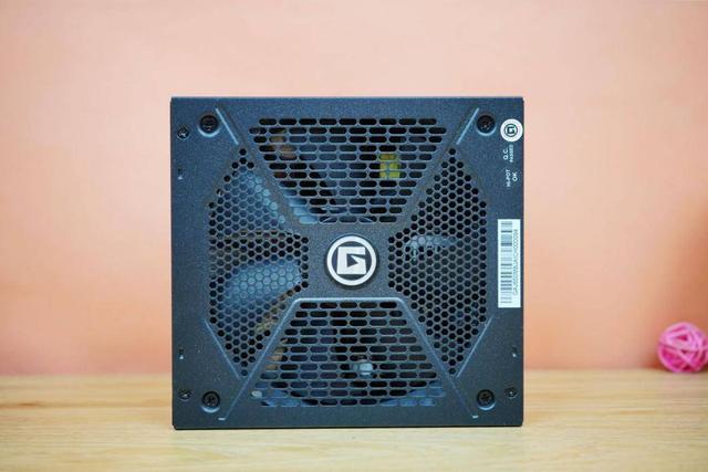 艾湃电竞出新品，采用全日系电解电容，依然主打性价比！