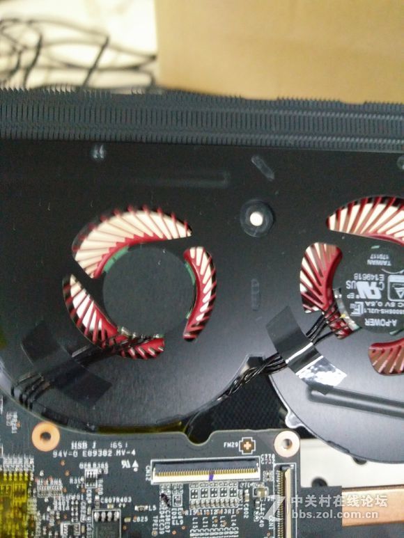 微星GS63VR 7RF-258开箱升级1TB固态32G内存