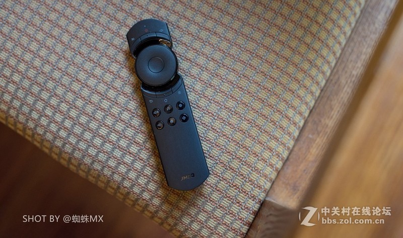 旗舰投影新选：坚果V9智能投影图赏