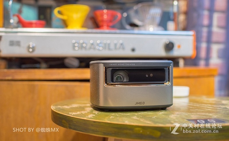 旗舰投影新选：坚果V9智能投影图赏