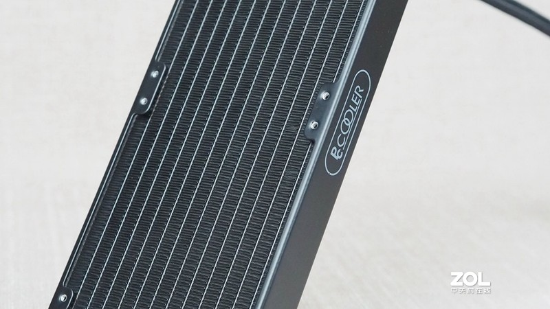 如镜般幻彩炫丽——超频三 凌镜 GI-CX240 一体式水冷开箱简测