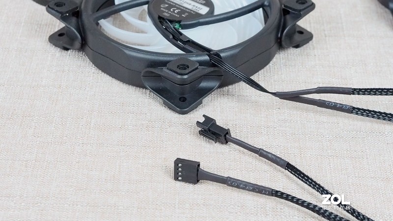 如镜般幻彩炫丽——超频三 凌镜 GI-CX240 一体式水冷开箱简测