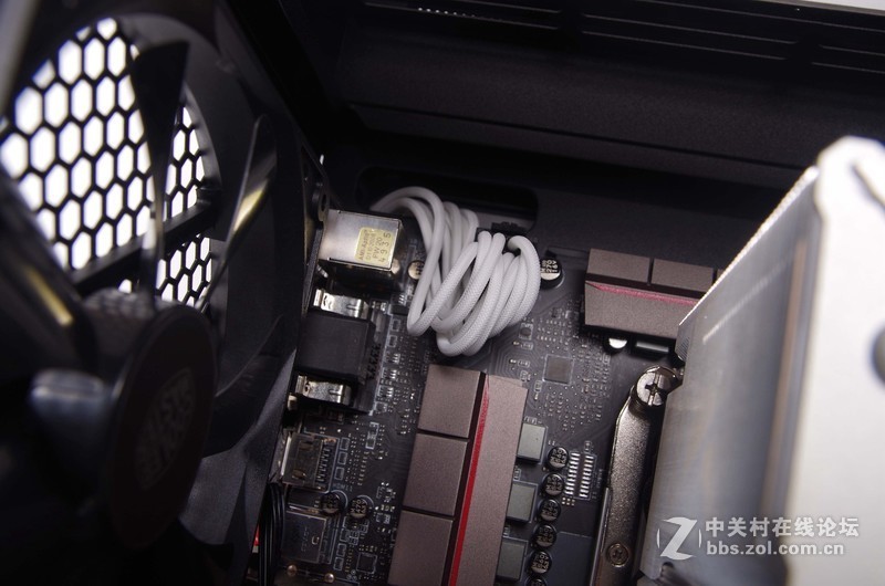 #约稿#AMD Ryzen Vega 3A配置红幽灵ATX攒机秀