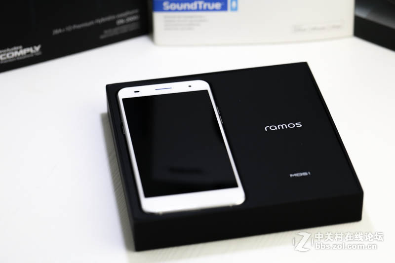 #蓝魔Mos1试用# 蓝魔出手机啦！（2.蓝魔Mos1拆箱图解）