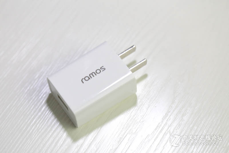 #蓝魔Mos1试用# 蓝魔出手机啦！（2.蓝魔Mos1拆箱图解）