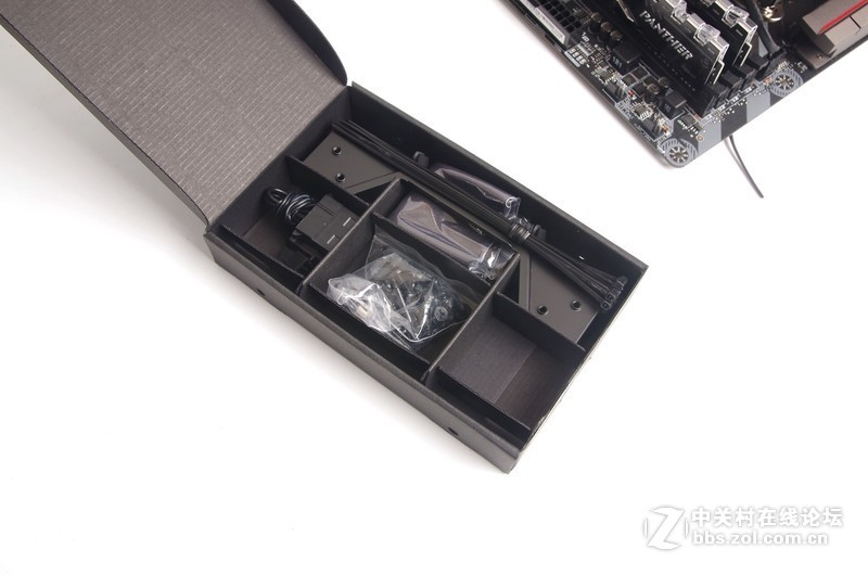 #约稿#AMD Ryzen Vega 3A配置红幽灵ATX攒机秀