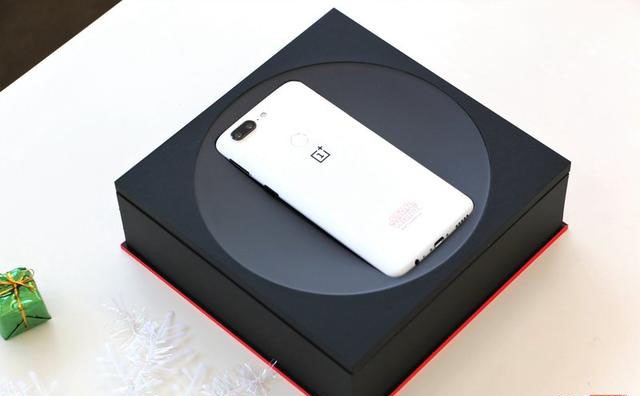 原力与我同在！一加5T星球大战定制版精美图赏