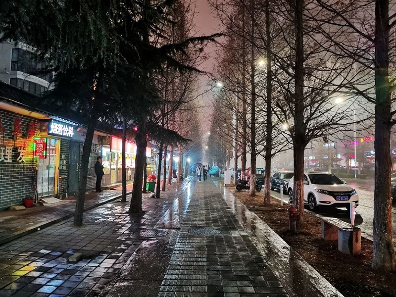 2020了，荣耀20尚能饭否？用随手拍来看荣耀20Pro照样能打