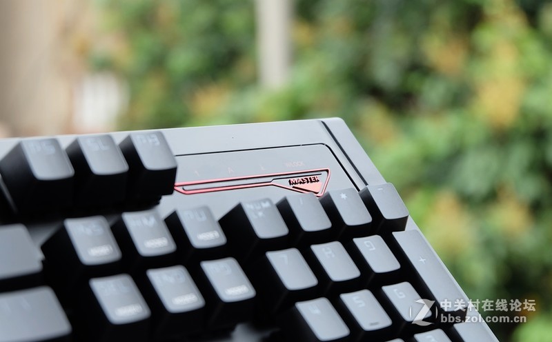 红与黑的激情碰撞 闻所未闻的G轴体验