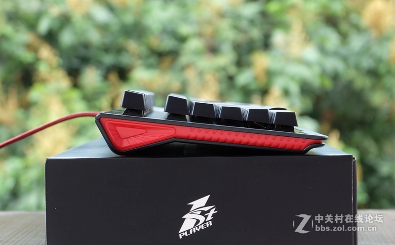 红与黑的激情碰撞 闻所未闻的G轴体验