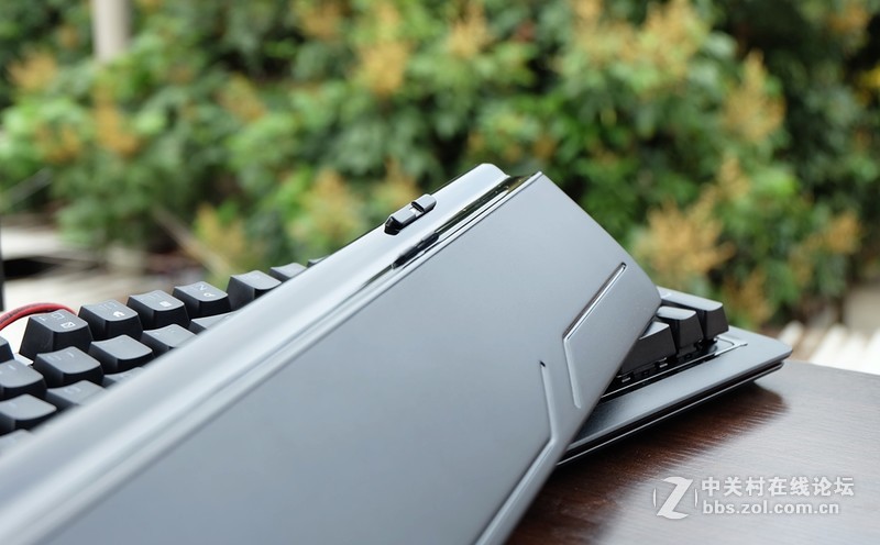 红与黑的激情碰撞 闻所未闻的G轴体验