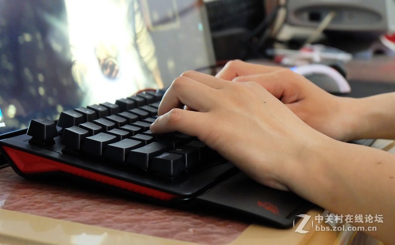 红与黑的激情碰撞 闻所未闻的G轴体验