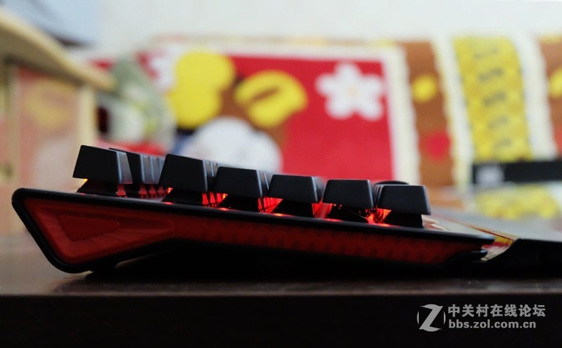 红与黑的激情碰撞 闻所未闻的G轴体验