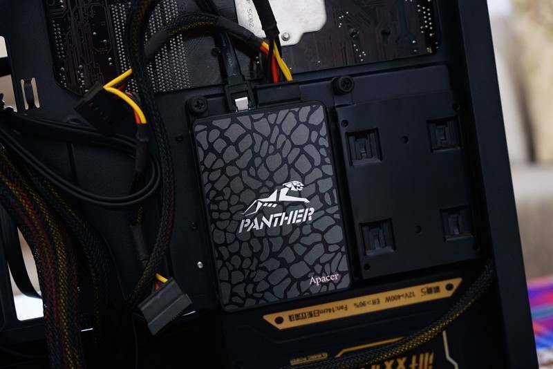 老平台换安钛克P6摇身一变成新“电视”，再弄块显卡就可以大吉大利的吃鸡