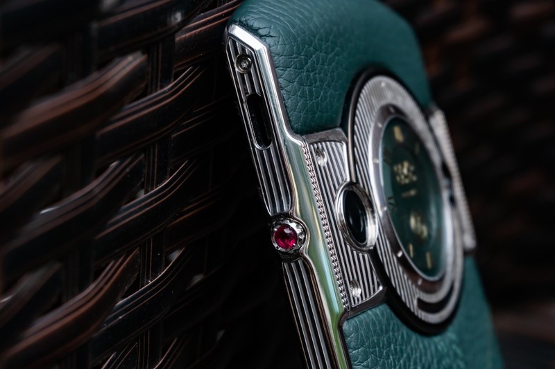 奢华 不止是价格 更是艺术与科技的融合——8848钛金手机