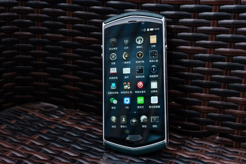 奢华 不止是价格 更是艺术与科技的融合——8848钛金手机