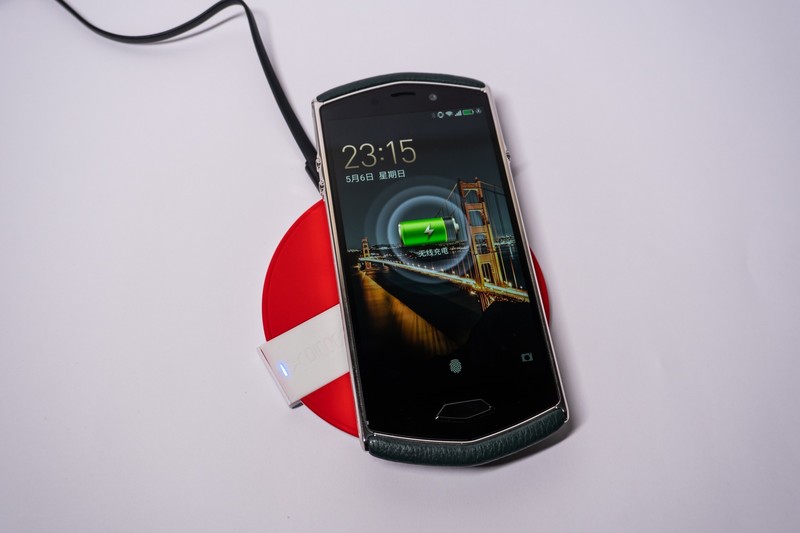 奢华 不止是价格 更是艺术与科技的融合——8848钛金手机