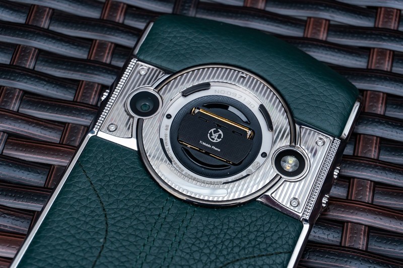 奢华 不止是价格 更是艺术与科技的融合——8848钛金手机