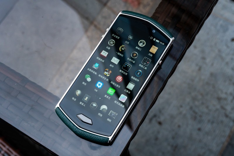 奢华 不止是价格 更是艺术与科技的融合——8848钛金手机