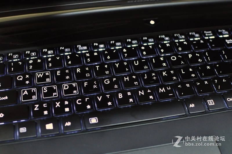 GIGABYTE P57X V7，搭载Kaby Lake CPU，效能更强化