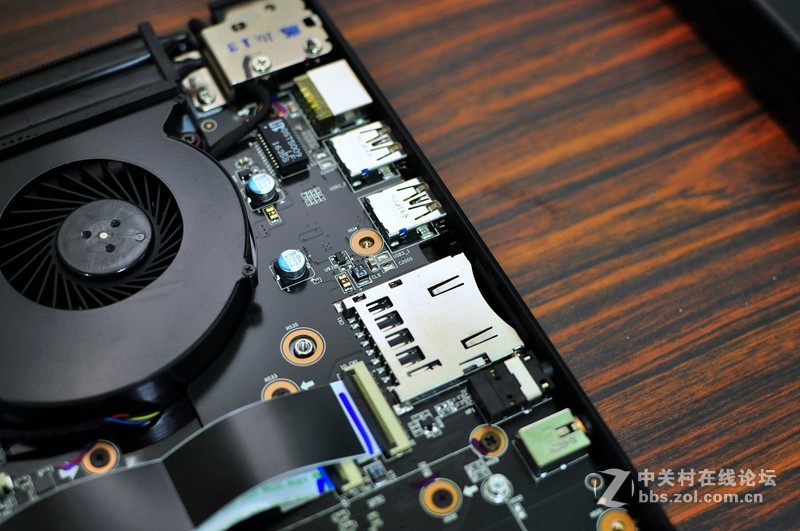 GIGABYTE P57X V7，搭载Kaby Lake CPU，效能更强化