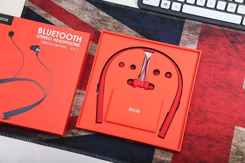 Itoos项圈蓝牙耳机：挂在脖子上的好耳机，狂甩不掉颜值超高