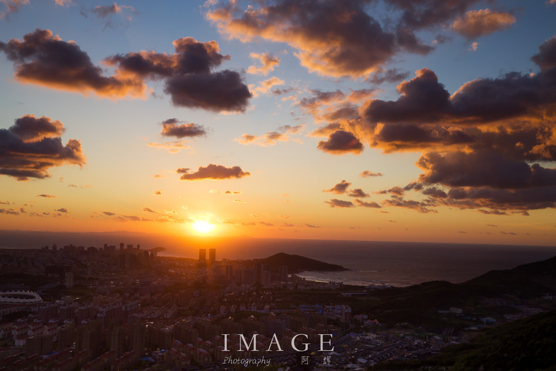 前段时间拍的一组夜景，拿出来给朋友们分享一下