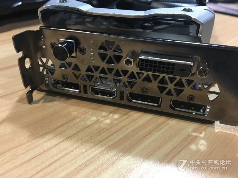 抛弃放荡生活换来的1080Ti