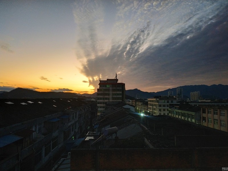 晚霞与浮云