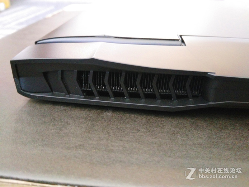 GTX1070+i7 6820HK独显游戏本AORUS X5 V6开箱