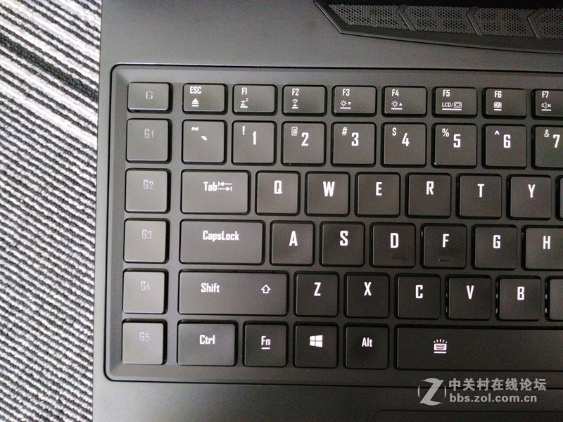 GTX1070+i7 6820HK独显游戏本AORUS X5 V6开箱