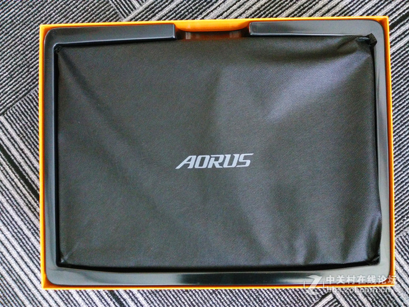 GTX1070+i7 6820HK独显游戏本AORUS X5 V6开箱