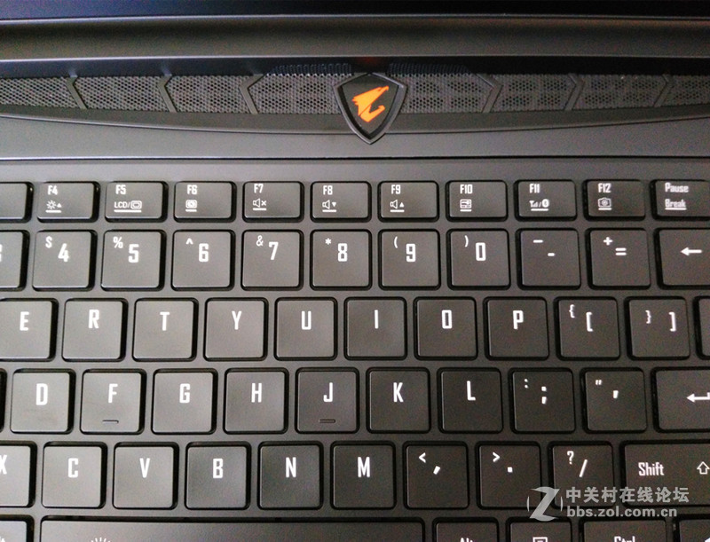 GTX1070+i7 6820HK独显游戏本AORUS X5 V6开箱