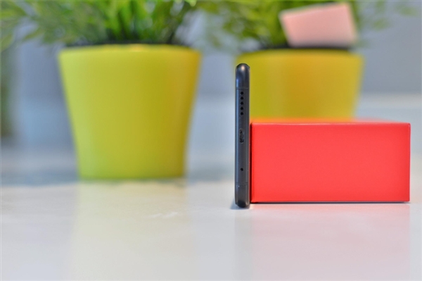 1699元！360 N5S真机图赏：玻璃美背最吸睛