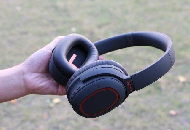 闭眼仰望天空，听我的声音，世界好安静 - dyplay城市旅行者2.0评测