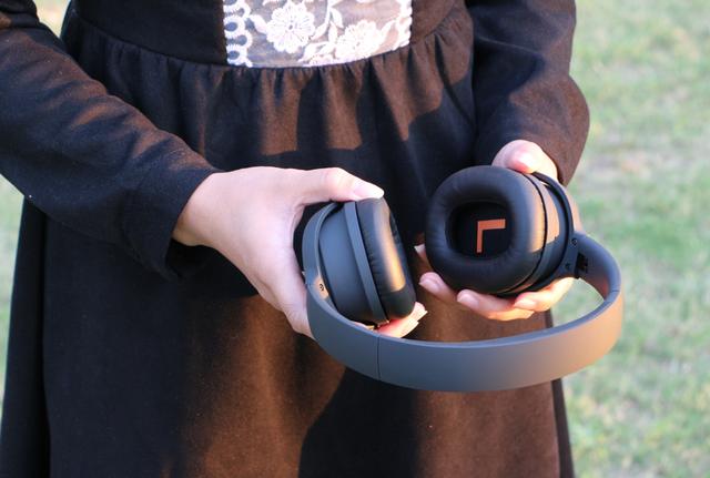 闭眼仰望天空，听我的声音，世界好安静 - dyplay城市旅行者2.0评测