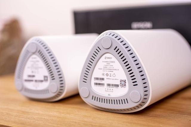 360全屋路由子母装评测，实测信号强度、网速分别提高53%和18%