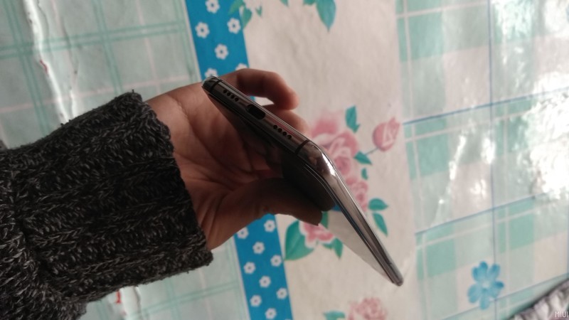 把小米6边框打磨抛光之后………