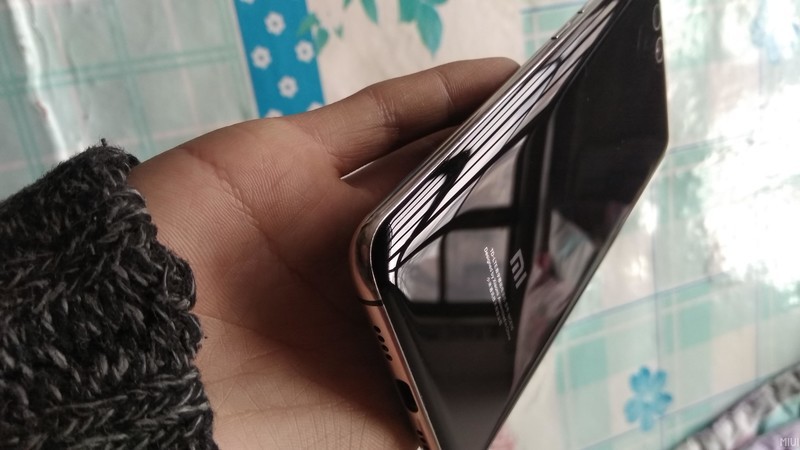 把小米6边框打磨抛光之后………